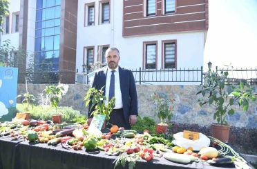 Pursaklar Belediyesi ‘Ata Tohumları’ndan elde ettiği sebzelerin hasadını yaptı 