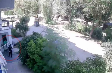 Rahat tavırlarıyla önce evi kontrol etti, sonra endüstriyel buzdolabını çaldı 