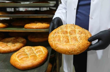 Ramazan ayının simgesi pideler, haydi ekmek büfelerinde satışta olacak 