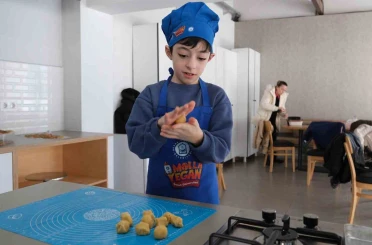 Ramazan tatlıları minik şeflerden 
