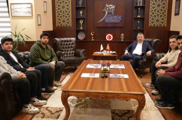 Rektör Kırışık Evrenos takımı ile bir araya geldi 