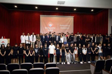 Rektör Özkan’dan lise öğrencileriyle ufuk açıcı sohbet 