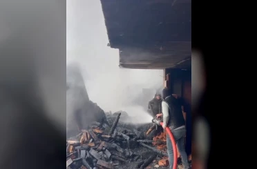 Rize’de çıkan yangında 2 evde hasar oluştu 