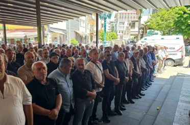 Rize’deki kazada hayatını kaybeden yaşlı çift son yolculuğuna uğurlandı 