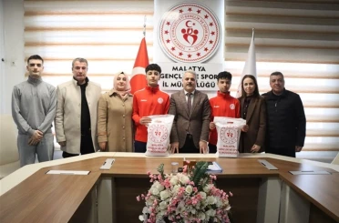 Röveşata golünün kahramanları ödüllendirildi 