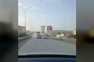 Sağdan sollama yaparak yürekleri ağza getiren sürücüye ceza 