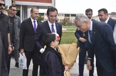 Sağlık Bakanı Memişoğlu: "Bitlis’ten başka ile hasta gitmesini engelleyecek şekilde bütün planlamalarımızı yapacağız" 
