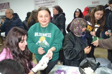 Sağlık öğrencilerden kırsalda vatandaşlara ilk yardım etkinliği 