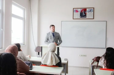 Sağlık öğrencilerine ilk ders İl Sağlık Müdürü Çavdar’dan 