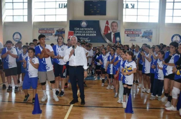 Şahinbey Belediyesi yaz spor okulu gençlere kapısını açtı 