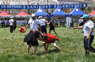 Şahinbey, Okul Sporları Aba Güreşi Türkiye Şampiyonası’na ev sahipliği yaptı 