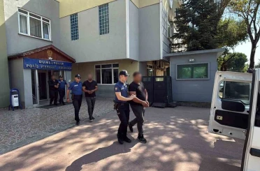 Sakarya’da 2 çocuğun yaralandığı, 4 evin yakıldığı husumetlilerin kavgasında 5 şüpheli adliyede 