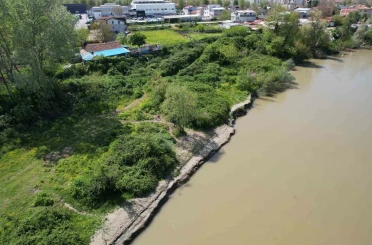 Sakarya’da nehre düşen çocuğu arama çalışmaları bir haftadır sürüyor 
