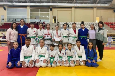Salihlili judocular, Bilecik’ten madalyalarla döndü 