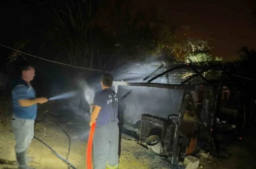 Samandağ’da depo olarak kullanılan çadır yandı 