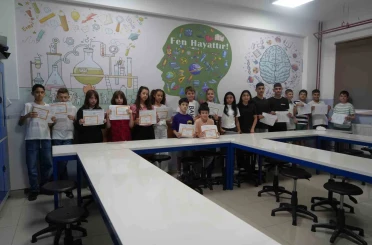 Samsun’da 13 ikiz öğrencinin karne heyecanı 