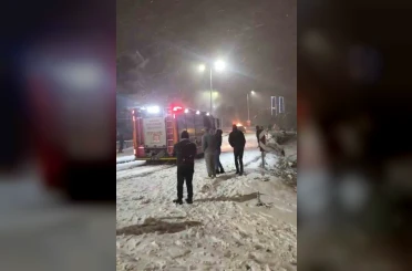 Samsun’da karlı yokuşta cip alev aldı 