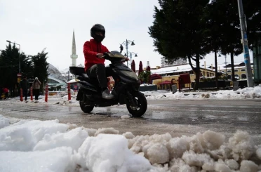 Samsun’da motosiklet ve kuryelerin trafiğe çıkışı kısıtlandı 