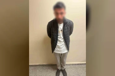 Sancaktepe’de marketten kahve makinesi hırsızlığı kamerada 