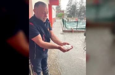 Sandıklı’da dolu yağışı etkili oldu 