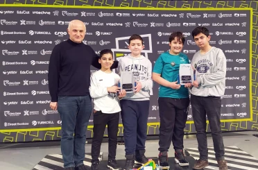 SANKO Okulları VEX IQ Robot yarışmasında Türkiye birincisi ve üçüncüsü oldu 