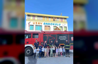 Şanlıurfa’da ihbara giden itfaiye ekiplerine miniklerden pasta sürprizi 