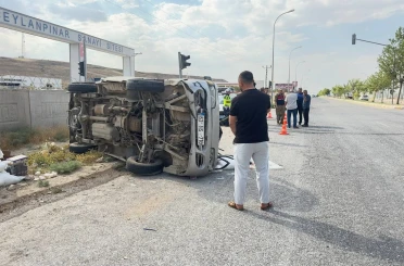 Şanlıurfa’da kamyonet devrildi: 2 yaralı 