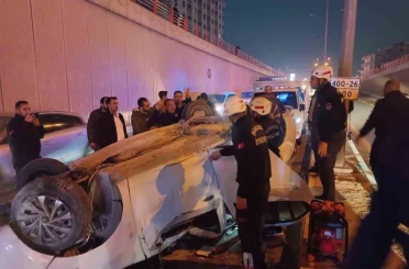 Şanlıurfa’da otomobil devrildi: 3 yaralı 