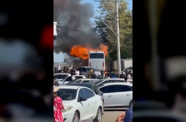 Şanlıurfa’da tur otobüsü alev aldı 