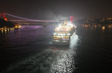 Sarayburnu’na yanaşma izni verilmeyen Rus kruvaziyer Astoria Grande Karadeniz’e doğru yola çıktı 