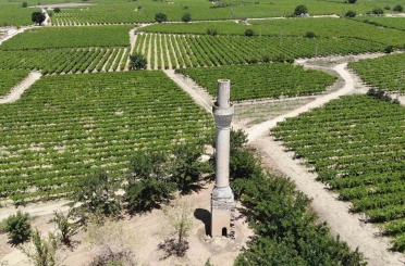 Sarıgöl’ün simgesi ’Kırık Minare’ zamana direniyor 