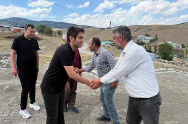 Sarıkamış Kaymakamı Aslantatar kilitli parke taşı çalışmaları yerinde gördü 