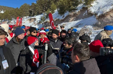 Sarıkamış’ta "Bu toprakta izin var" temasıyla devlet erkânı, şehit yakınları ve gaziler tek yürek oldu 