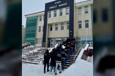 Sarıkamış’ta uyuşturucu taciri 5 kişi tutuklandı 