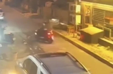 Sarıyer’de kasaba silahlı saldırı kamerada: 2’si çocuk yaşta 3 şüpheli yakalandı 