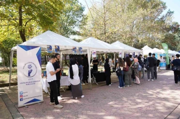 SAÜ öğrencilerine bakanlık desteği 