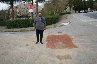 SEDAŞ’ın kazdığı çukura belediye aracı düştü 