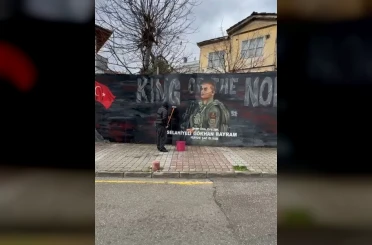Şehidin resmini grafiti yapan gence Başkan Doğan’dan hediye 