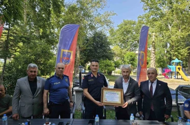 Şehit aileleri ve gazilerden komutana duygusal veda 