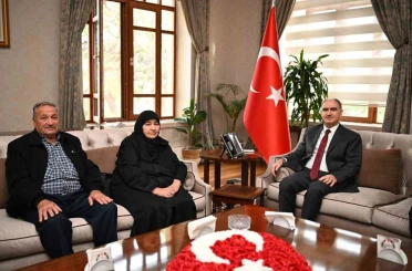 Şehit ailesinden Manisa protokolüne duygu dolu ziyaret 