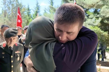 Şehit annesinden yürek burkan sözler: "Gelmesem küstü zannediyorum" 
