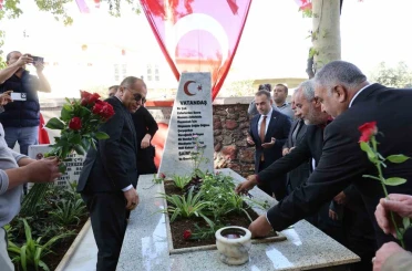 Şehit Kaymakam Saim Bey, kabri başında anıldı 