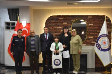 Şehit kızı polis teşkilatına gurur yaşattı 