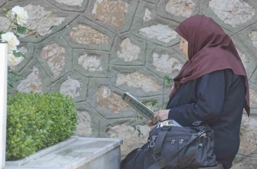 Şehitlikte hüzünlü bayramlaşma 