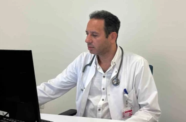 Şekerli yiyecekler ve çiçekli kıyafetler arı sokması riskini artıyor 