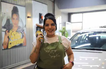 Sekreter olarak başladığı oto kaplama sektöründe kendi işinin patronu oldu
