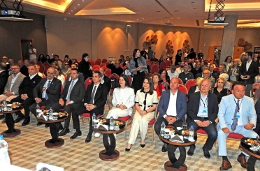Sektör temsilcileri "1. Çeşme Turizm Zirvesi"nde buluştu 