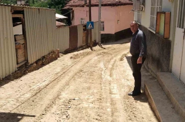 Sel suları köyü esir aldı, maddi hasar meydana geldi 