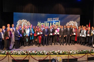 Selçuk Üniversitesinde başarıya katkı sağlayanlar onurlandırıldı