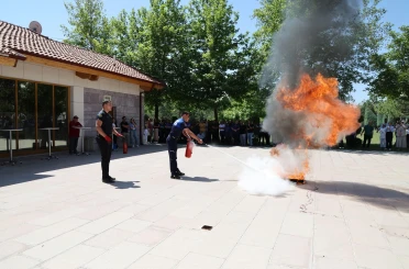 Selçuklu Belediyesi personeline uygulamalı yangın eğitimi verildi